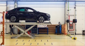 Carro fazendo alinhamento e balanceamento 3D