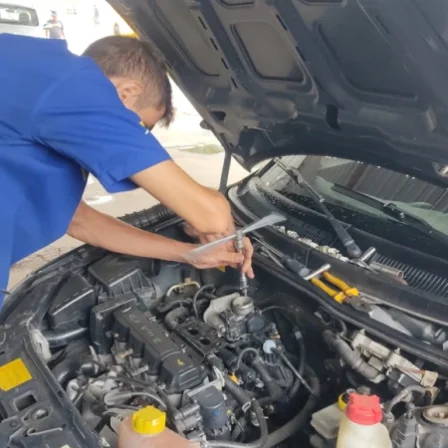 Revisão motor do carro